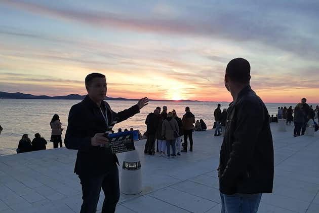 Schauen Sie sich um Zadar - Schauen Sie nicht nach oben: Filmischer und musikalischer Sonnenuntergangsrundgang