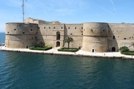 Taranto walking tour: the town of the two seas