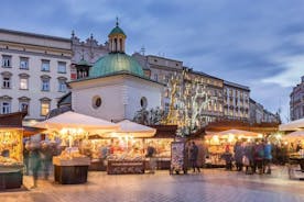 Abendspaziergang durch die Krakauer Altstadt zum Weihnachtsmarkt