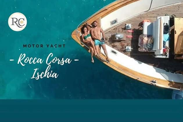 Excursion sur l'île d'Ischia avec le yacht à moteur Rocca Corsa