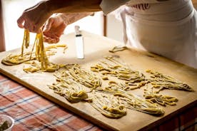 Privat pasta og Tiramisu-klasse hjemme hos en Cesarina med smaksprøver i Ravenna