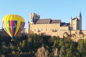 Segovia-Heißluftballonfahrt mit optionaler Abholung von Madrid