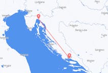 Vluchten van Rijeka, Kroatië naar Split, Kroatië