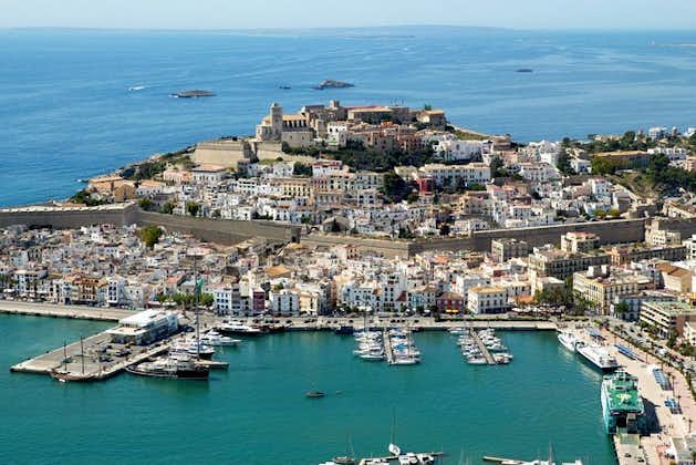Besøk Unesco Heritage Site av Dalt Vila - Ibiza gamleby privat tur
