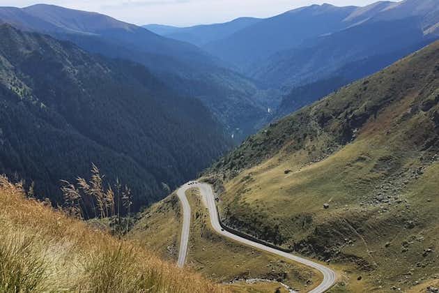 Excursión privada de un día a Transfagarasan Road desde Bucarest / La mejor carretera del mundo
