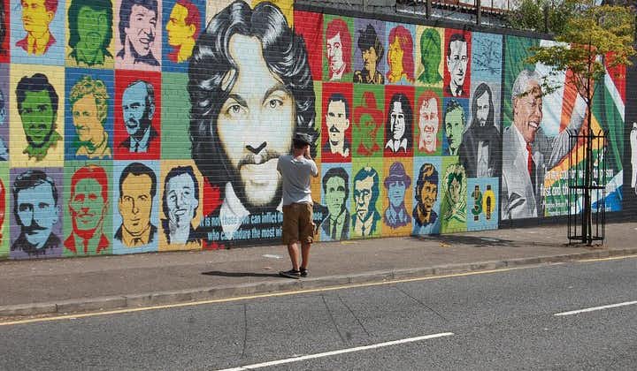 2-Hour Belfast Black Taxi Tour - Murals and Peace Walls