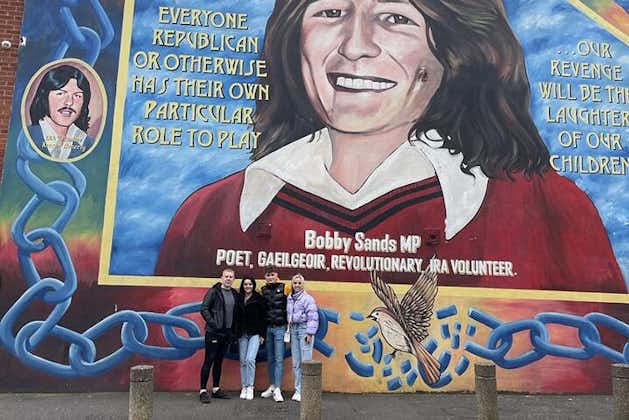 Private Belfast Mural & Giant's Causeway Tour from Belfast (2 in 1)