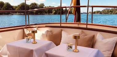 Berlin boat sightseeing tour on electrified vintage yacht