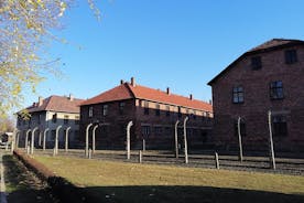 En dag tur til Auschwitz-Birkenau fra Warszawa med privat transport
