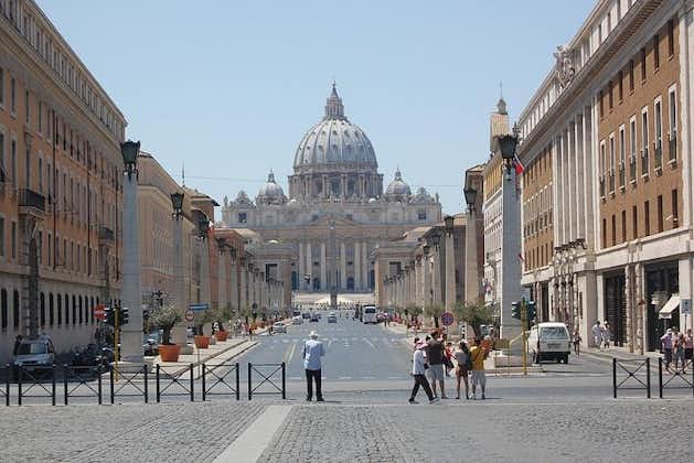从奇维塔韦基亚到罗马：梵蒂冈，喷泉和广场贵宾私人旅游