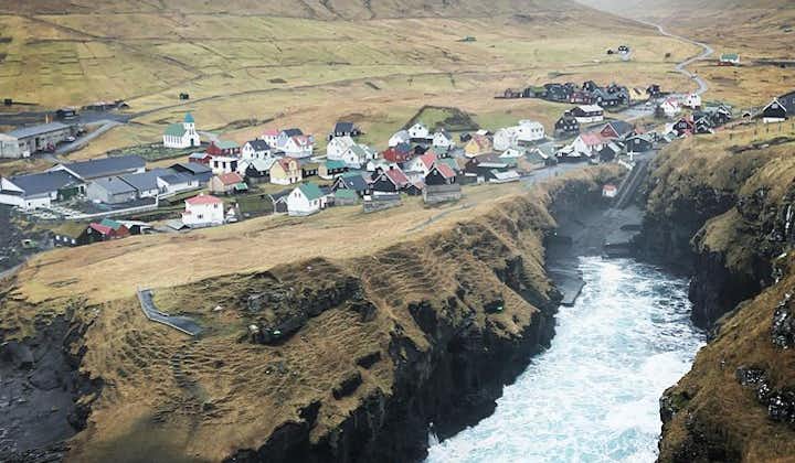 Vattenfallstur på Färöarna