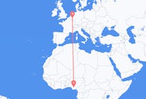 Flyrejser fra Asaba, Nigeria til Maastricht, Holland