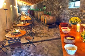 Visita a bodega con cata de vino y aceitunas en Corfú