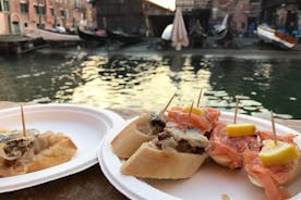 A Venetian Evening - Wine Tasting & Tapas tour with a Local guide