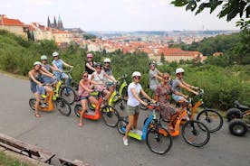 Yksityinen Grandioose puolen päivän opastettu kierros Prahassa Segwayllä ja eScooterilla