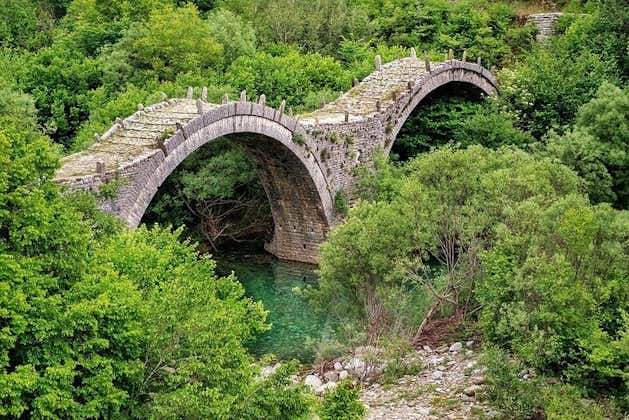 Excursion alternative de 6 jours dans les plus beaux villages, les gorges de Vikos, les montagnes et les châteaux