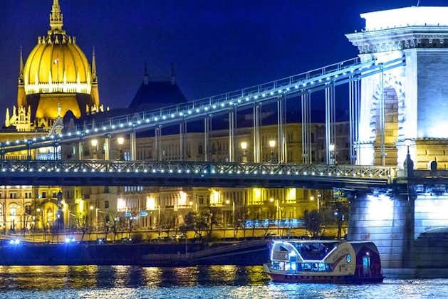 3-stündige Silvester-Kreuzfahrt mit unbegrenztem Schnaps in Budapest
