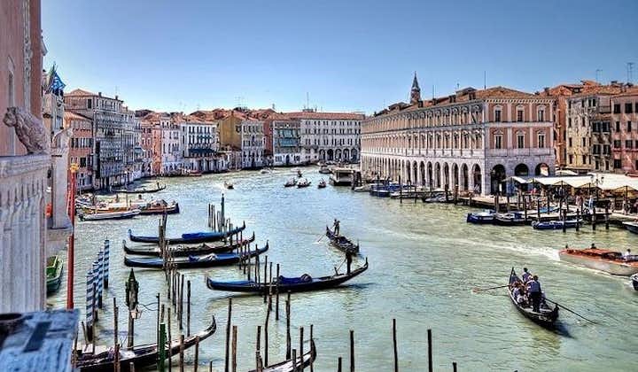Tour a pie por Venecia y paseo en góndola