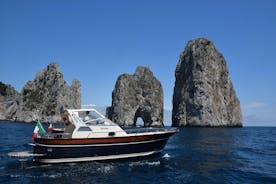 Tour privato in barca a Capri da Amalfi
