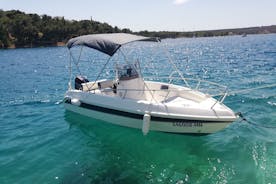 Udforsk skønheden på øerne Brač og Šolta med Bellingardo-båd - licens påkrævet