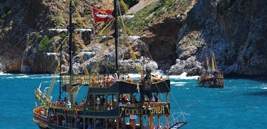 Alanya piratbåt med lunsj og drinker
