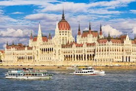 Koko päivä 7 tuntia Yksityinen Budapestin kaupunkikierros lounaalla ja risteilyllä