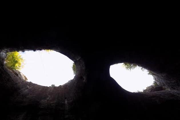 来自索非亚：上帝的洞穴之眼和小径峡谷