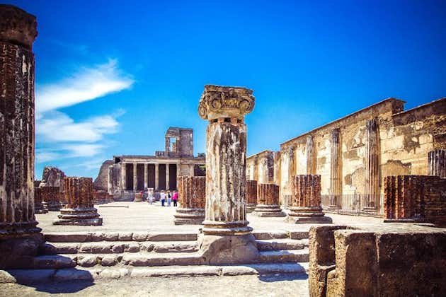 Visit Pompeii with a local expert guide