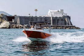 Paseo en barco por la isla de Ischia Terminal Barco 21
