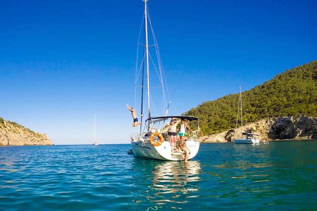 Barcelona Private Sailing Tour for Family and Friends