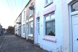 Beatles Childhood Homes Tour of Liverpool (inc. National Trust tickets)