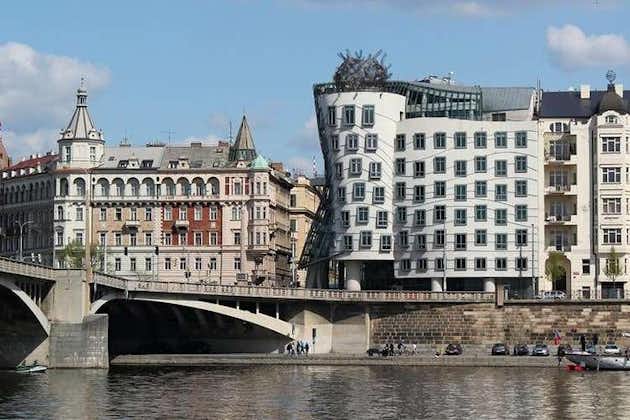 Explorez l'art et l'architecture post-communiste de Prague avec un local