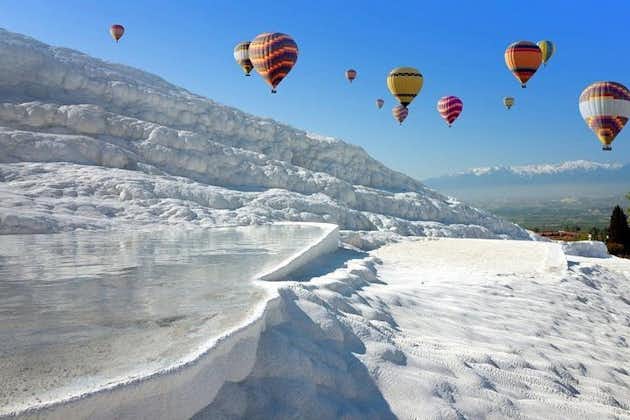 从伊斯坦布尔乘坐气球的每日Pamukkale之旅