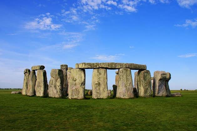 Tour privado en minivan con chofer de Stonehenge desde Londres