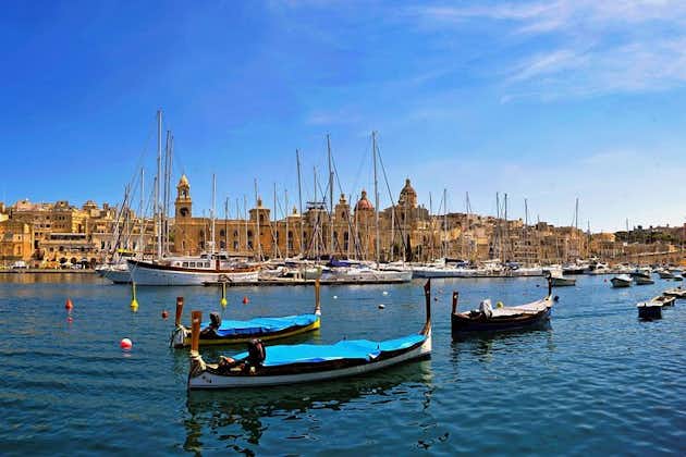 Visita guiada a tres ciudades, incluido un recorrido en barco por el puerto.