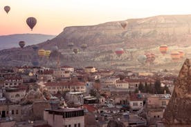 Paquete de oferta: Cappadocia Red Tour + ATV Quad Bike Safari + Tour en globo aerostático