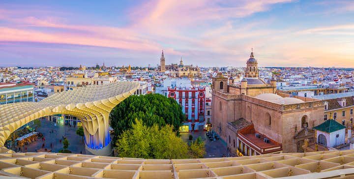 Monumental Economic tour with booking fee Seville