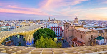 Monumentaalinen talouskierros varausmaksulla Sevilla