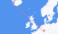 航班从德国卡尔斯鲁厄市到雷克雅维克市，冰岛塞尔