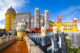 Excursión a Sintra para grupos pequeños desde Lisboa con Palacio da Pena y la Quinta da Regaleira