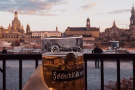 Trasferimento privato da Dresda a Berlino con 2 ore di visite turistiche, in lingua inglese