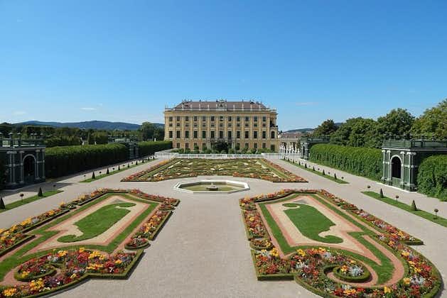 Touristic highlights of Vienna on a Private half day tour with a local