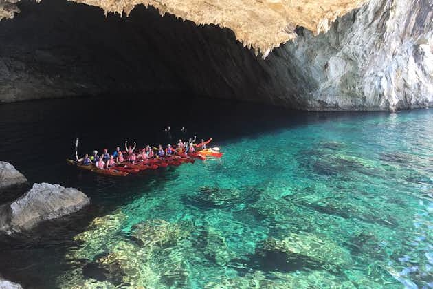 Tour di un'intera giornata in kayak di mare a Lefkada