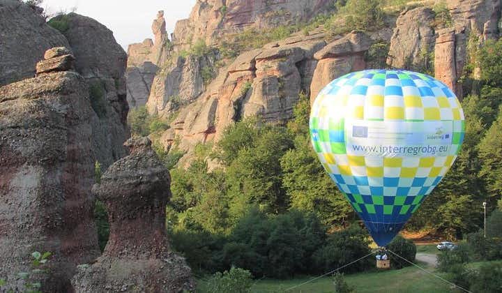 Vol en montgolfière au-dessus des rochers de Belogradchik + extras