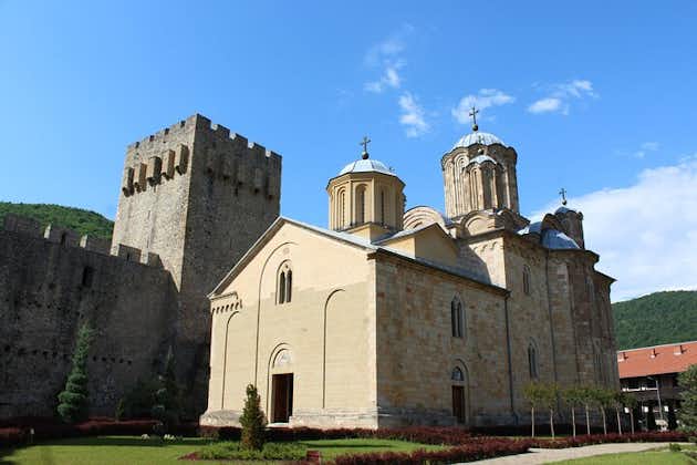 Excursion privée d'une journée au départ de Belgrade : Manasija, monastères de Ravanica et grotte de Resava