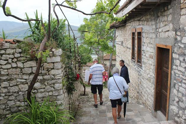Visite de la ville de Berat & Wine and Food Malinat par Berat City Tours