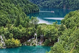 Tour giornaliero dei laghi di Plitvice con giro panoramico in barca - BIGLIETTO INCLUSO