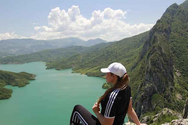 Tour a pie por Tirana y lago Bovilla (3-6 personas)