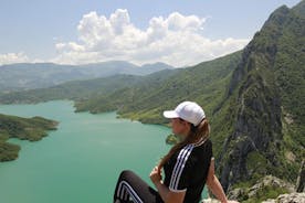 Visite à pied de Tirana et du lac Bovilla (3-6 personnes)