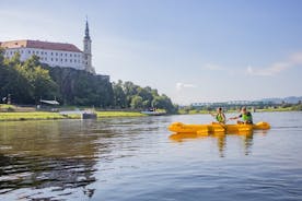 Cykeluthyrning och kanotpaddling på floden Elbe från Bad Schandau till Děčín